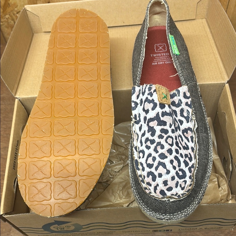 106. Twisted X Women's Leopard Slip-On Shoes - Black and Brown